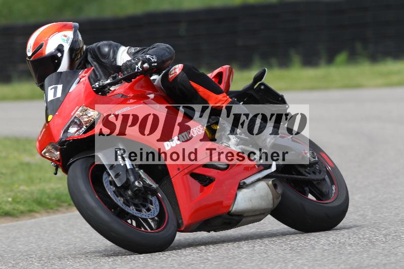 Archiv-2025/10 23.04.2025 Cornu Master School ADR/rot-rouge/61